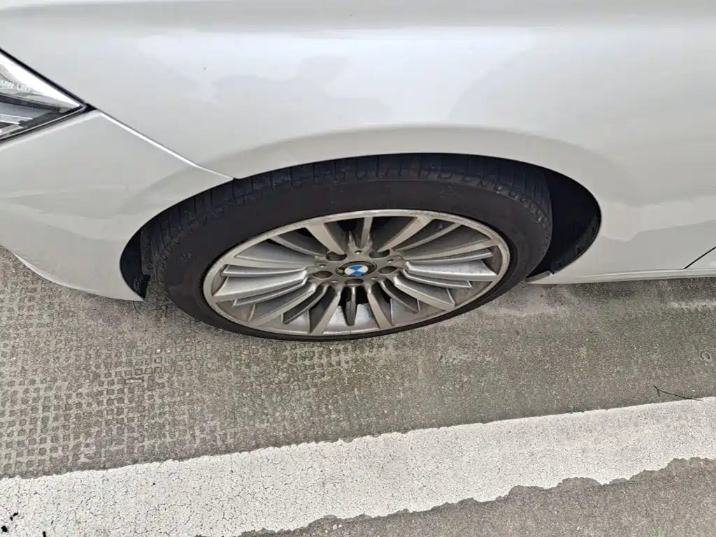 BMW 3 Series 2018 — фото 23