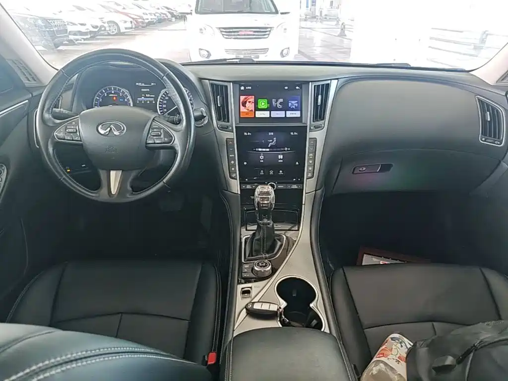 Infiniti Q50L 2016 — фото 10