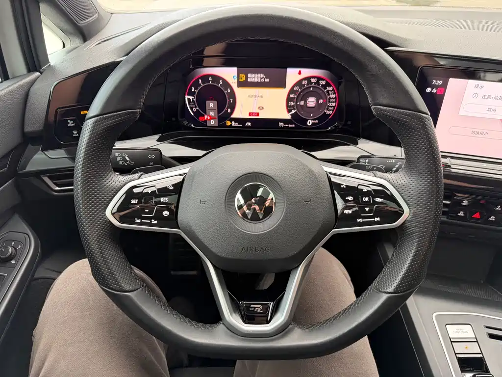Volkswagen Golf 2021