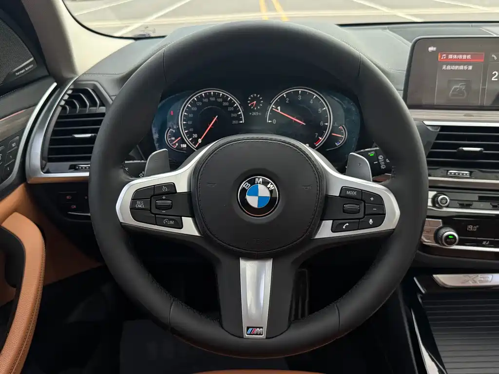 BMW X3 2018 — фото 27