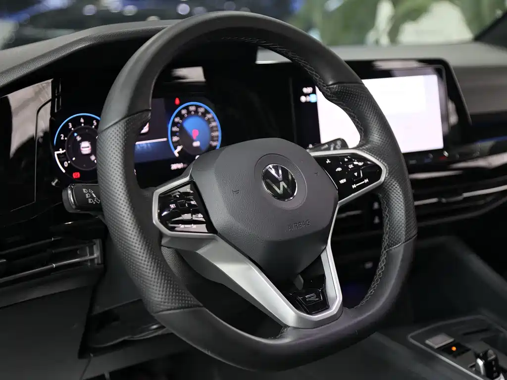 Volkswagen Golf 2023