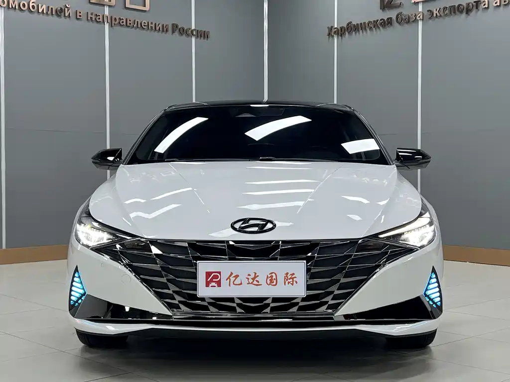 Hyundai Elantra 2023