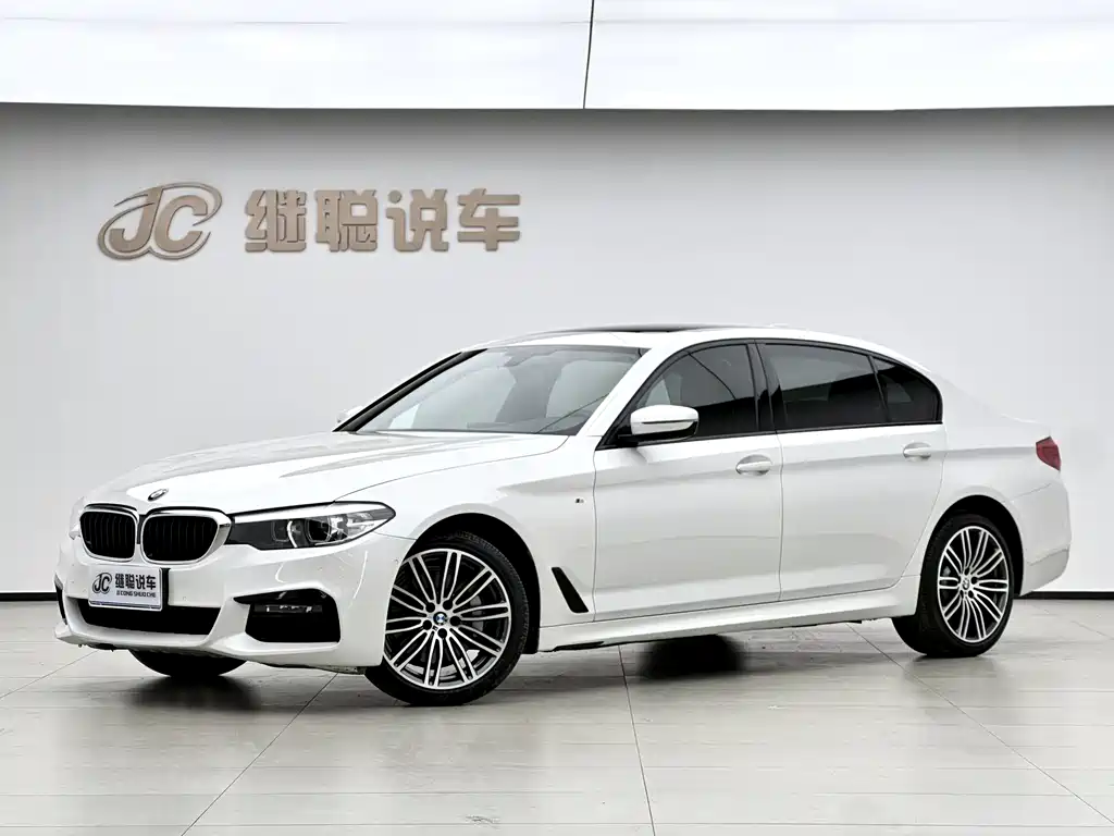 BMW 5 Series 2019 — фото 1