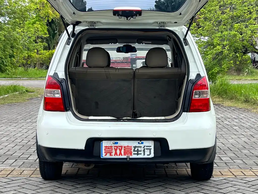 Nissan Livina 2008 — фото 17