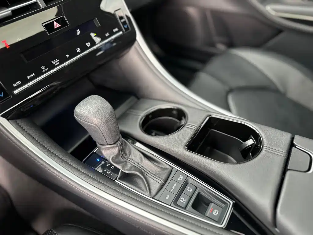 Toyota Avalon 2023 — фото 11