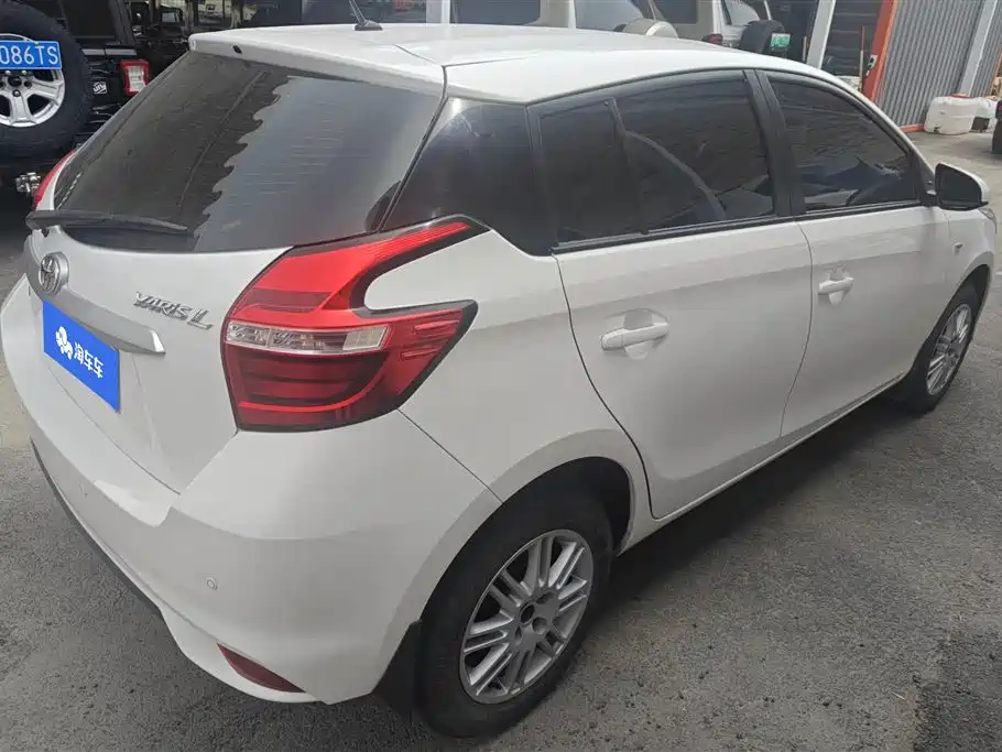 Toyota Yaris L 2017 — фото 3