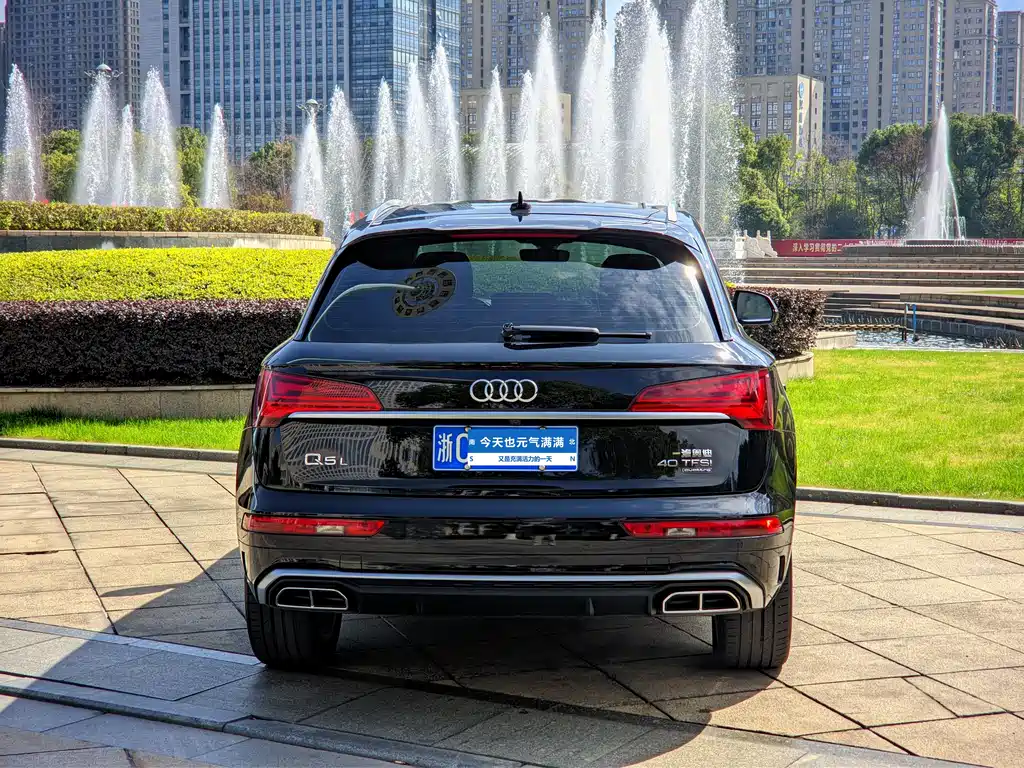 Audi Q5L 2022 — фото 15