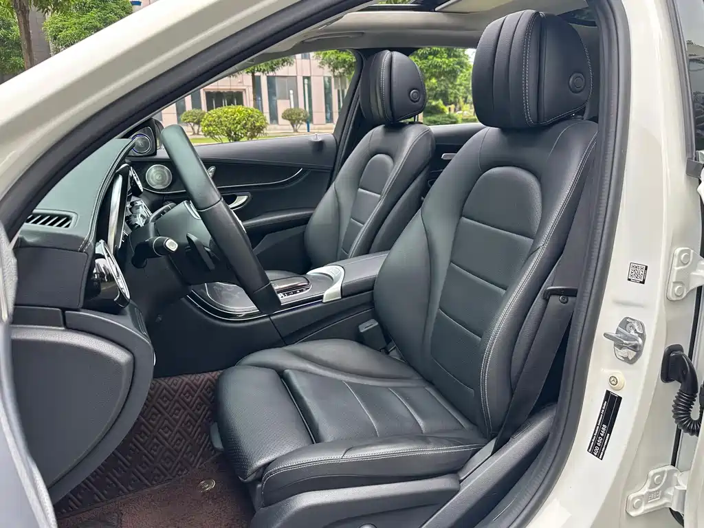 Mercedes-Benz C-Class 2019 — фото 19