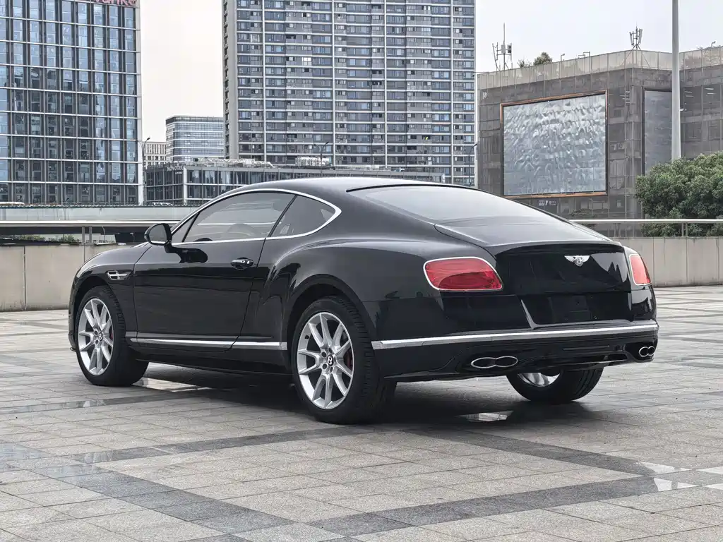 Bentley Continental 2018 — фото 4