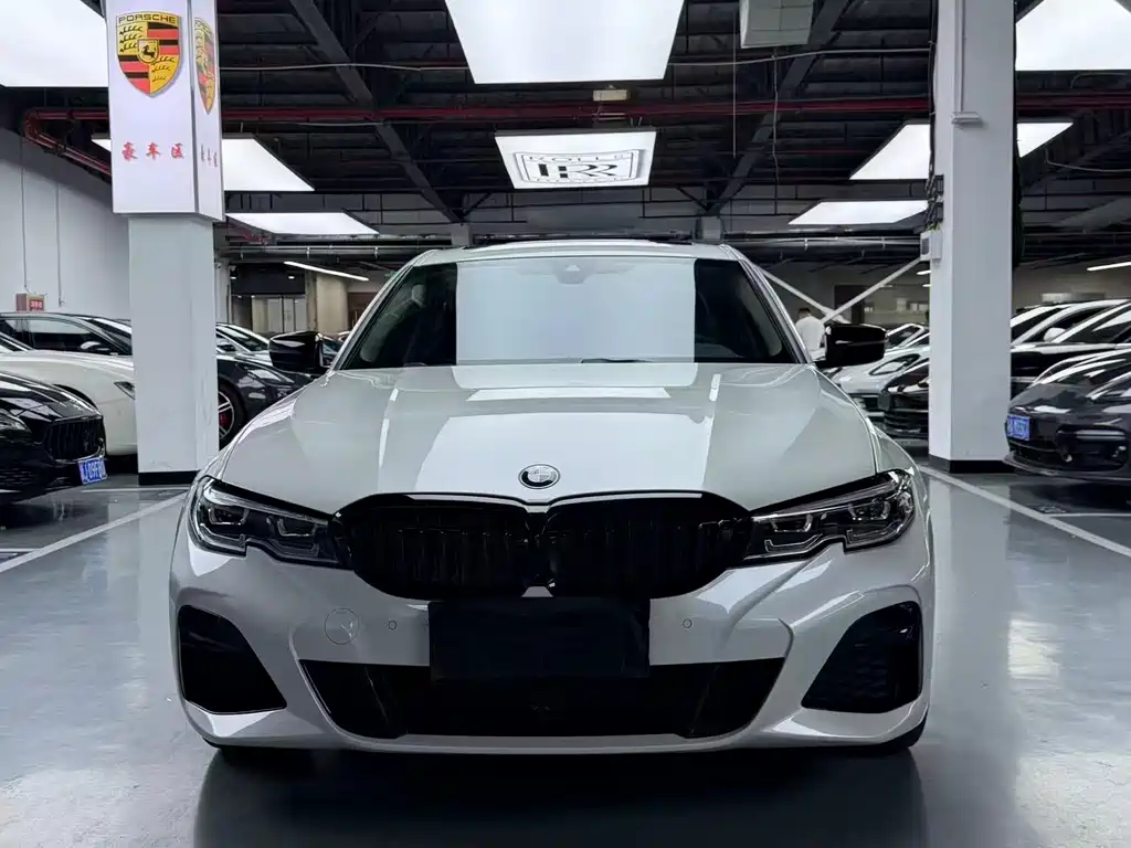 BMW 3 Series 2020 — фото 1