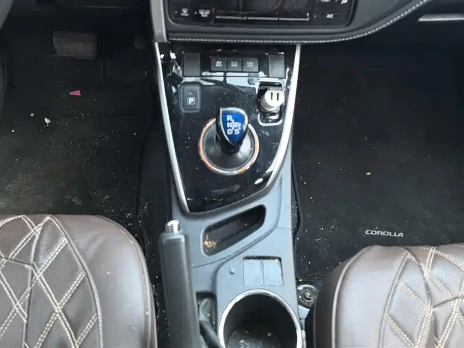 Toyota Corolla 2017 — фото 16