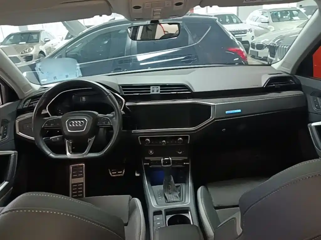 Audi Q3 2022 — фото 10