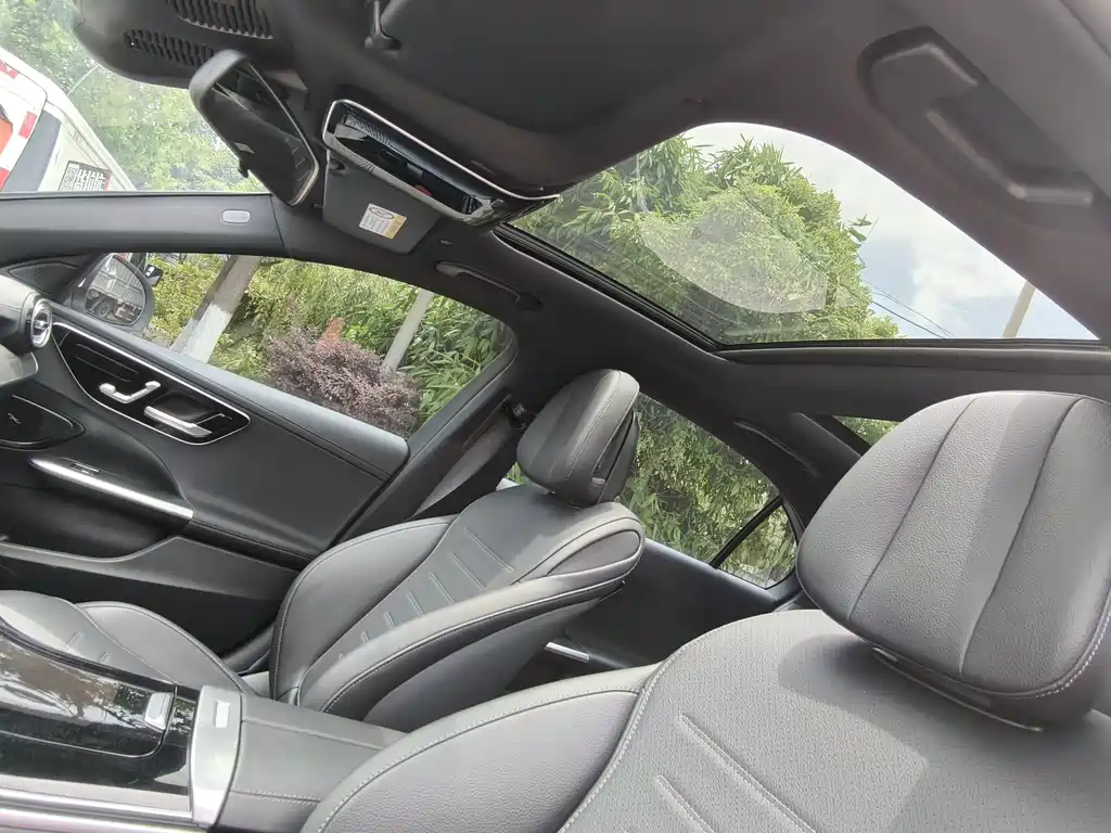 Mercedes-Benz C-Class 2023 — фото 12
