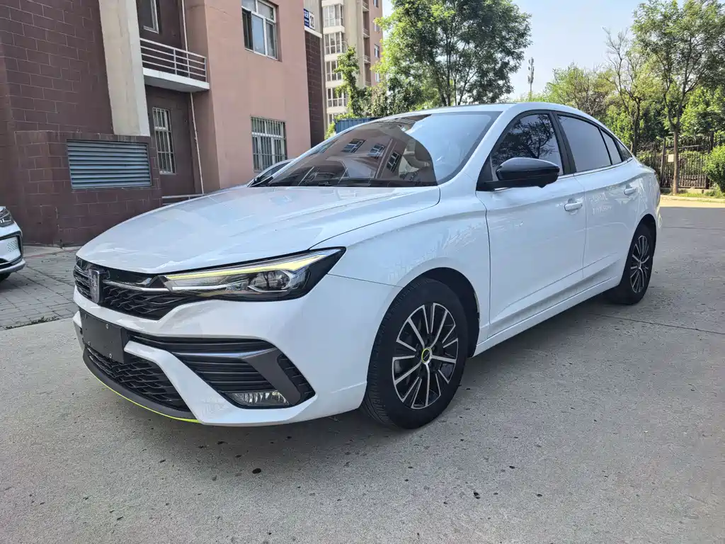 Roewe i5 2022 — фото 1
