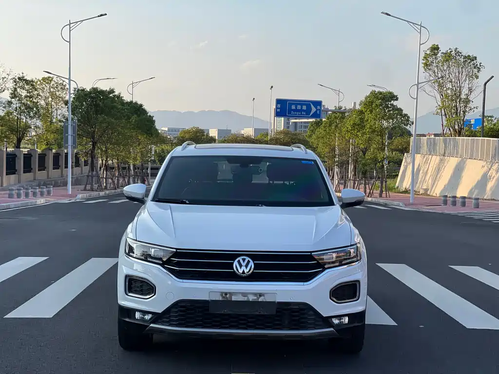 Volkswagen T-Roc 2019 — фото 2