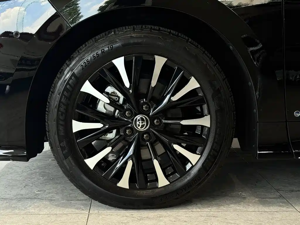 Toyota Alphard 2024