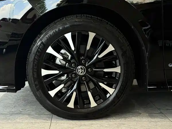 Toyota Alphard 2024