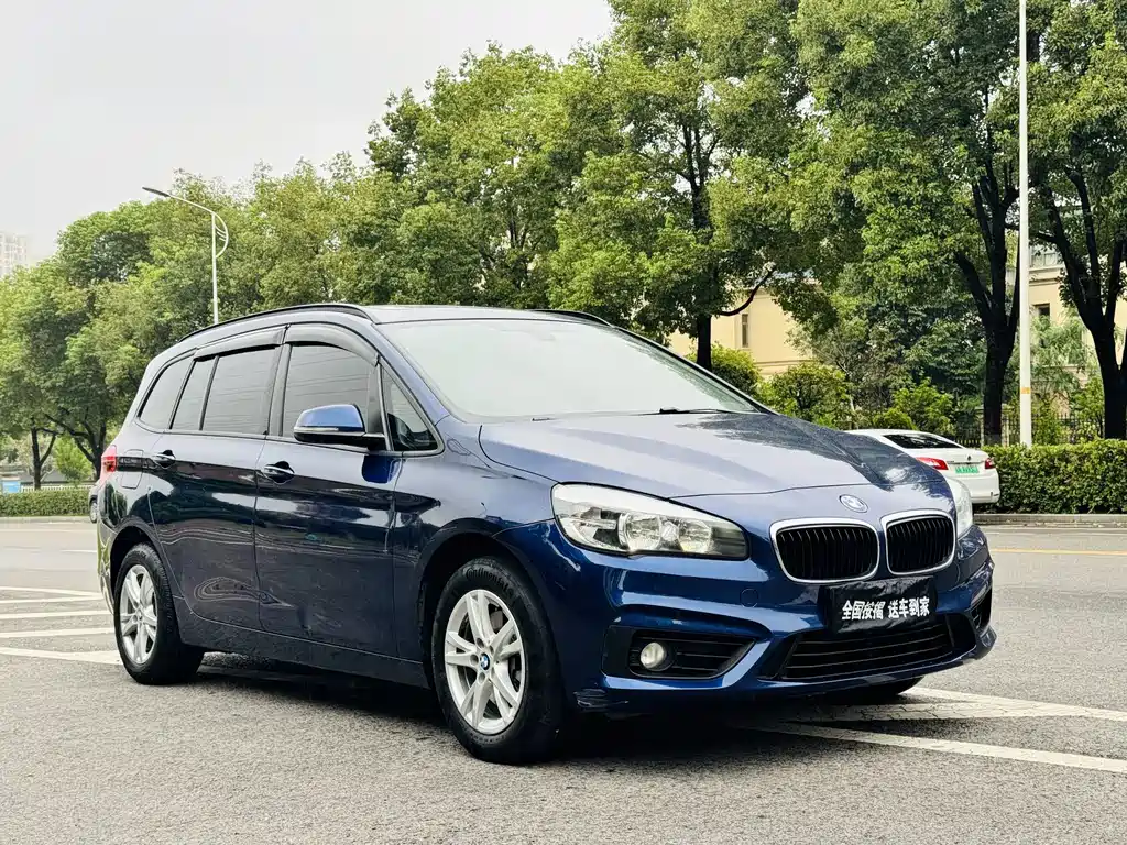 BMW 2 Series Wagon 2018 — фото 21