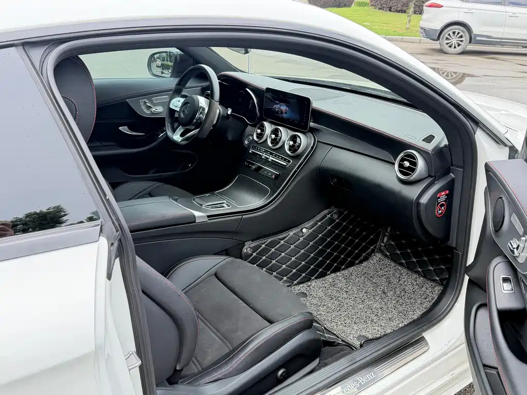 Mercedes-Benz C-Class 2023 — фото 5