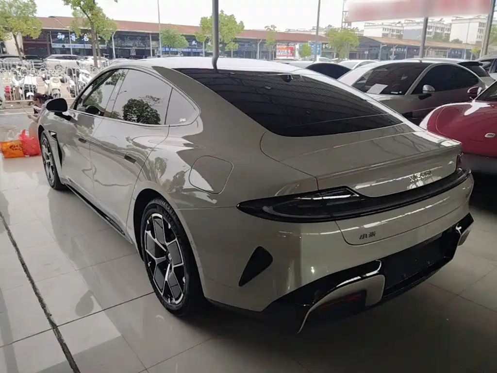Xiaomi SU7 2025
