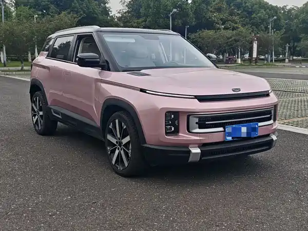 Geely ICON 2023