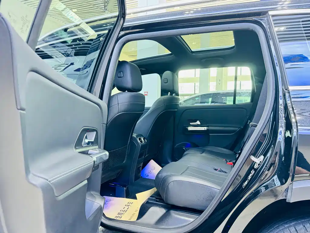 Mercedes-Benz GLB 2021