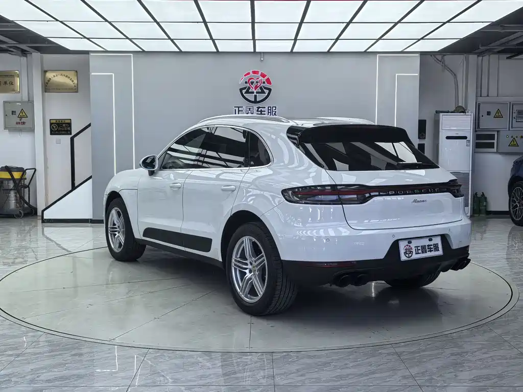 Porsche Macan 2019 — фото 13