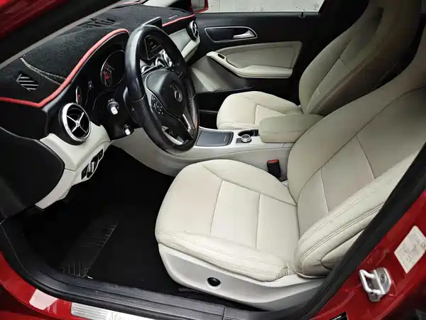 Mercedes-Benz GLA 2015