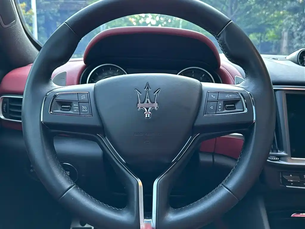 Maserati Levante 2021 — фото 17