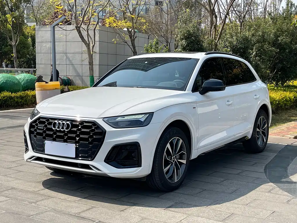 Audi Q5L 2023 — фото 1