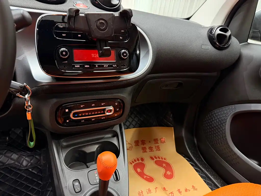 smart Fortwo 2018 — фото 13