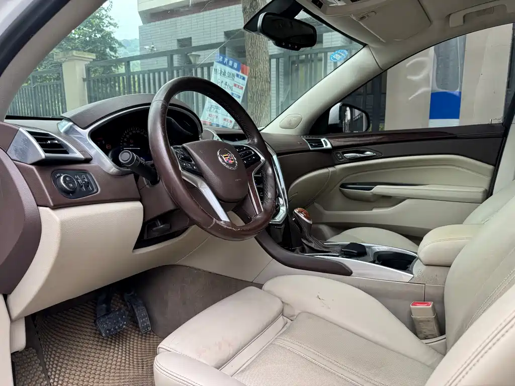 Cadillac SRX 2013 — фото 3