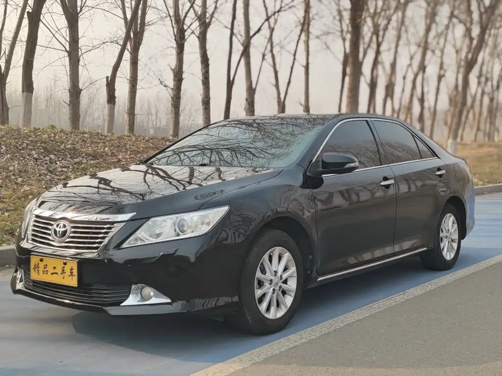 Toyota Camry 2013 — фото 1