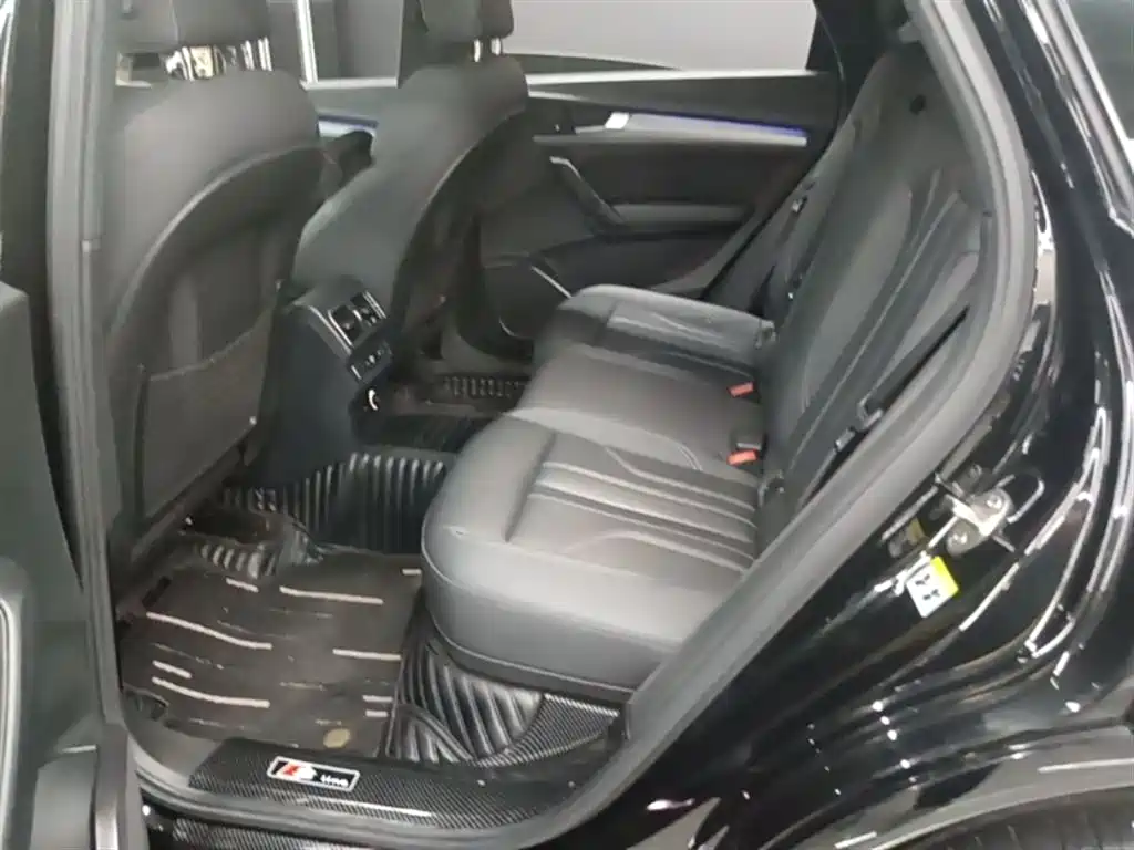 Audi Q5L Sportback 2021 — фото 17
