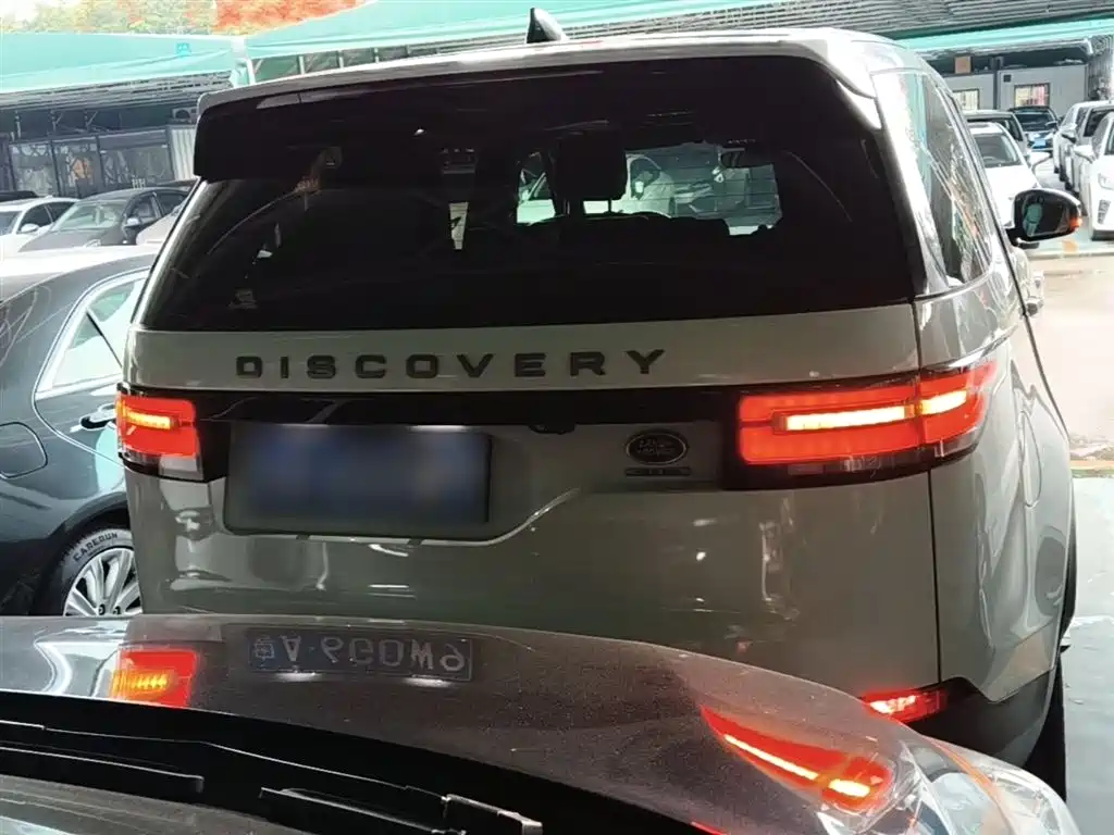 Land Rover Discovery 2017 — фото 6