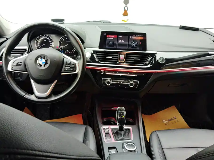 BMW 1 Series 2021 — фото 12