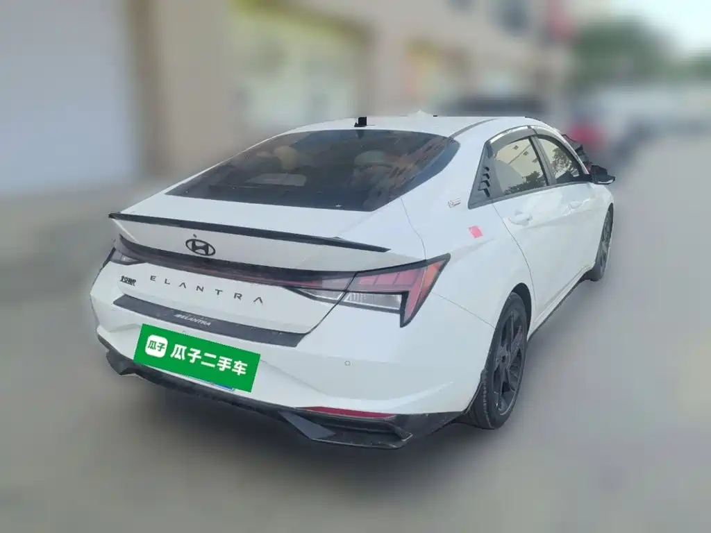 Hyundai Elantra 2022