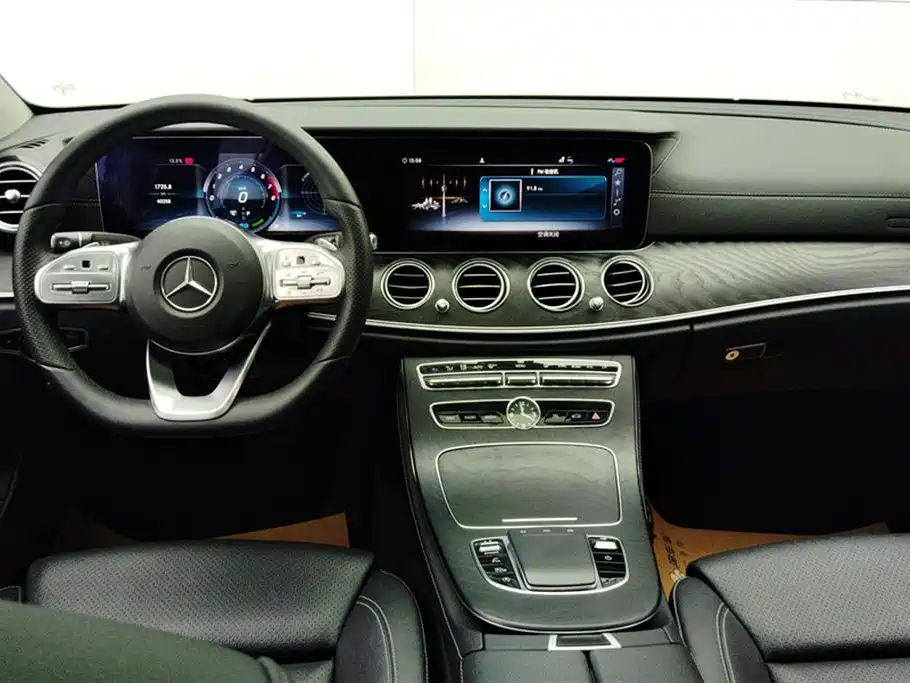 Mercedes-Benz E-Class 2019 — фото 12