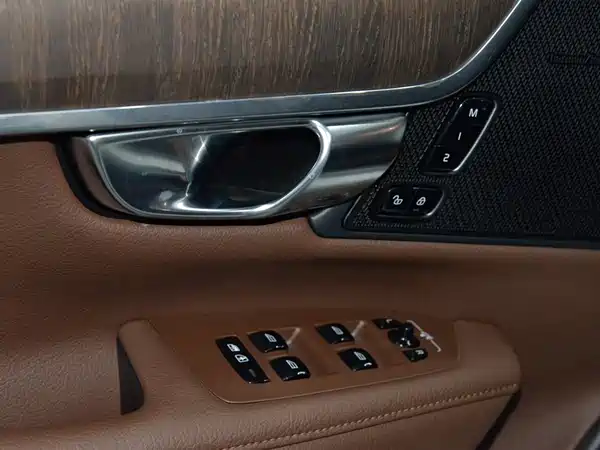Volvo V90 2023