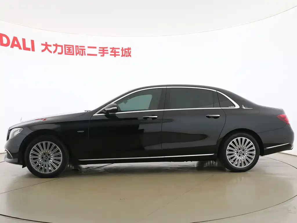 Mercedes-Benz E-Class 2020 — фото 15