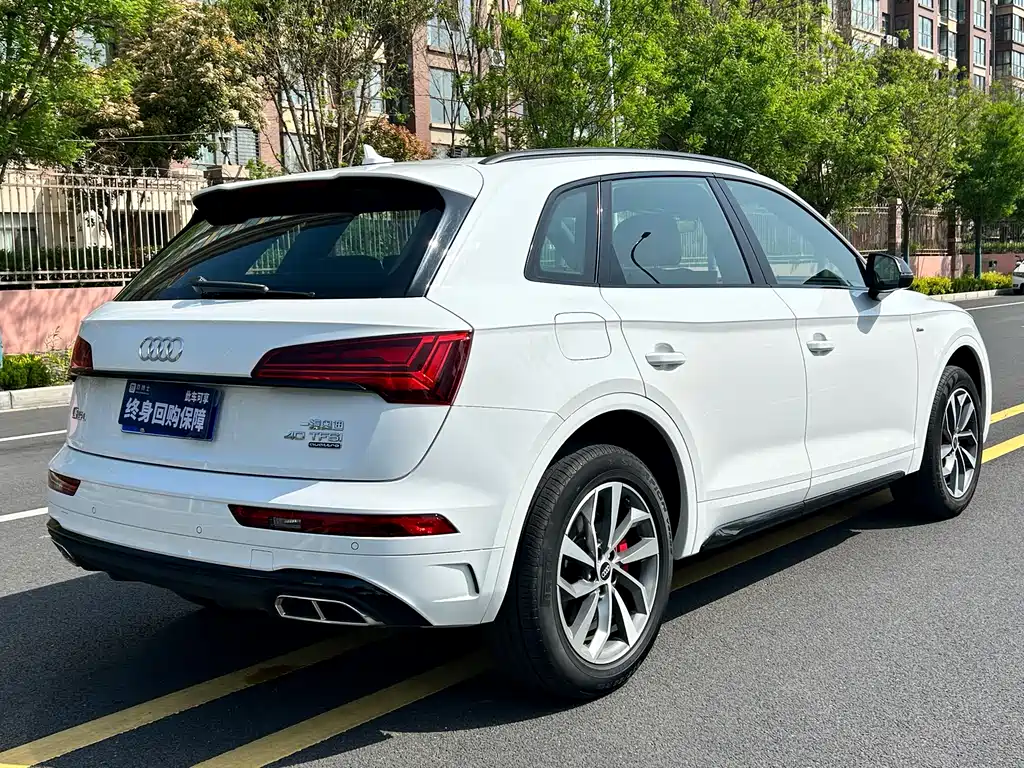 Audi Q5L 2024 — фото 8
