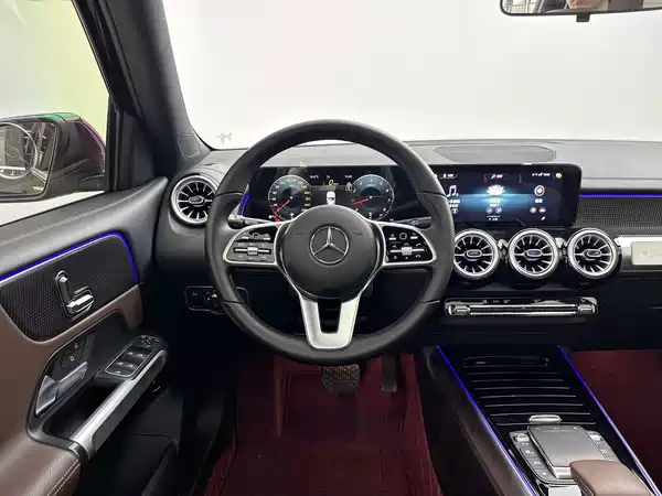 Mercedes-Benz GLB 2023