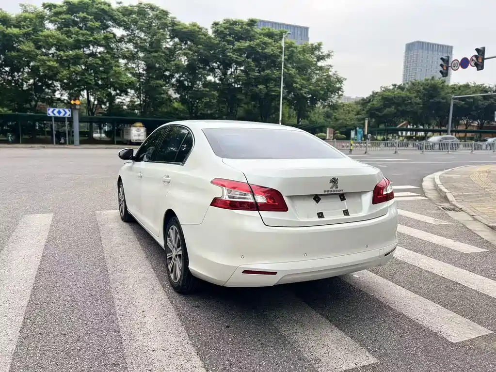 Peugeot 408 2015 — фото 4