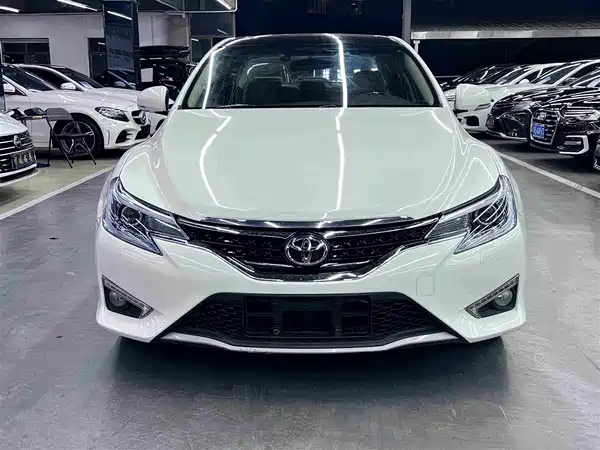 Toyota Reiz 2016