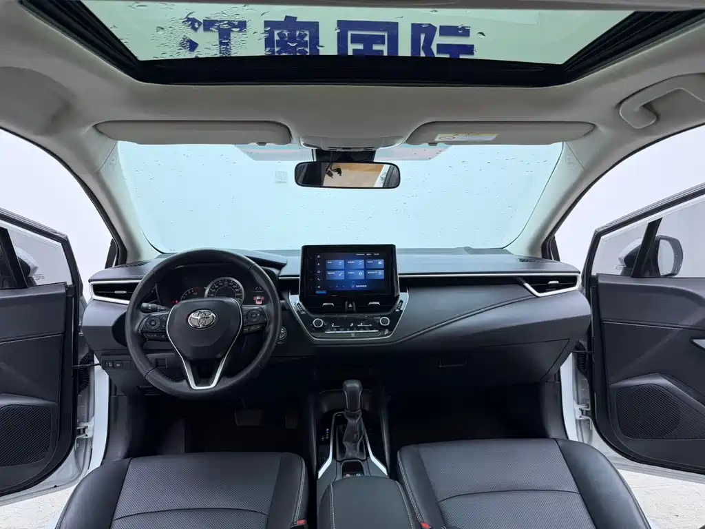 Toyota Corolla 2023 — фото 17