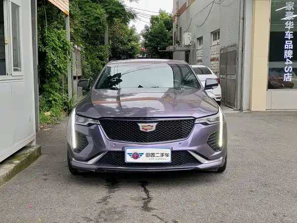 Cadillac CT4 2021