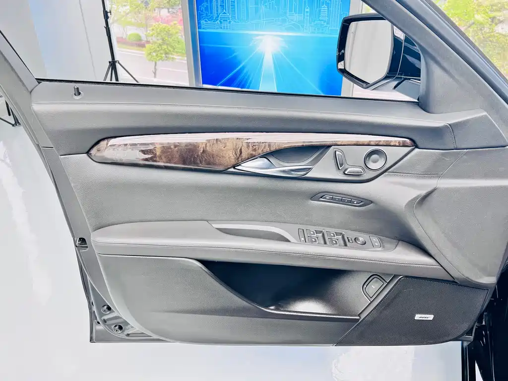 Cadillac CT6 2021 — фото 12