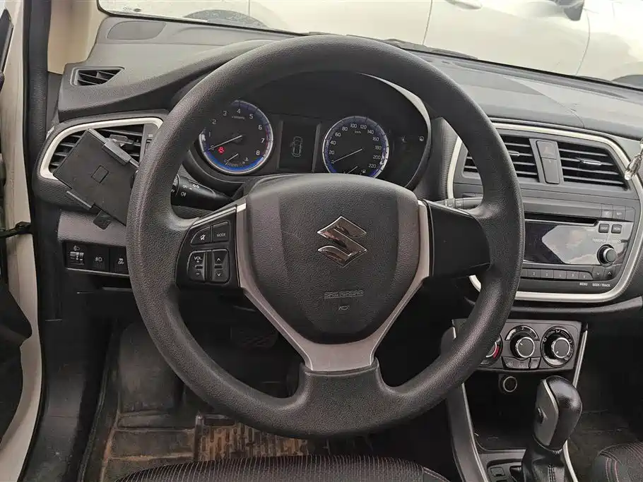 Suzuki S-Cross 2014 — фото 15