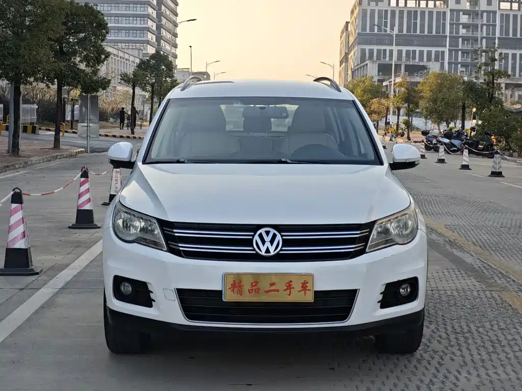 Volkswagen Tiguan 2013 — фото 2
