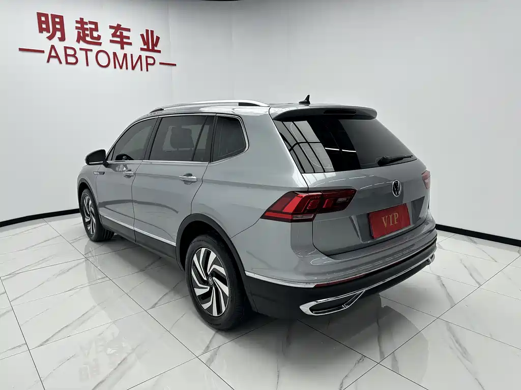 Volkswagen Tiguan L 2023 — фото 8